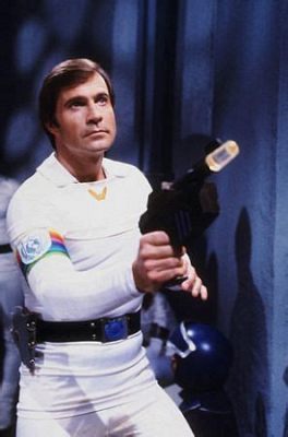  Buck Rogers dans le 25e siècle: Une aventure spatiale futuriste avec Gil Gerard et une pincée de rétro-futurisme!