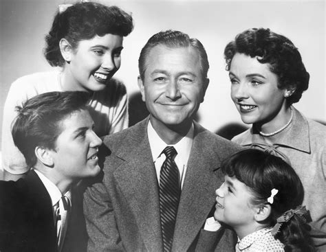  Father Knows Best: Une comédie familiale vintage qui ne vieillit pas !